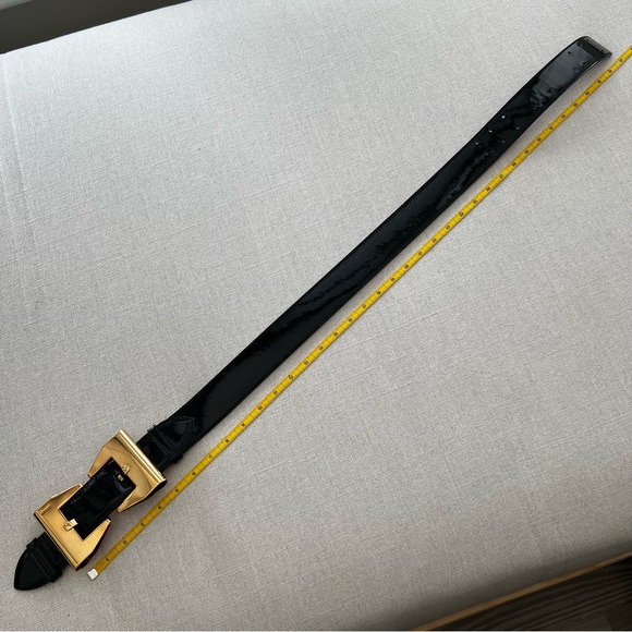 GUCCI Gold Bow Black Patent Belt - Picture 10 of 11